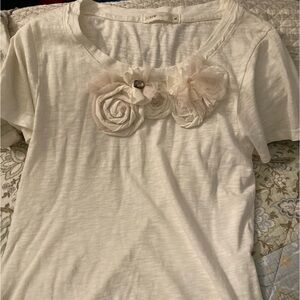 SzS j. Crew 100 💯 cotton cream rosette tee